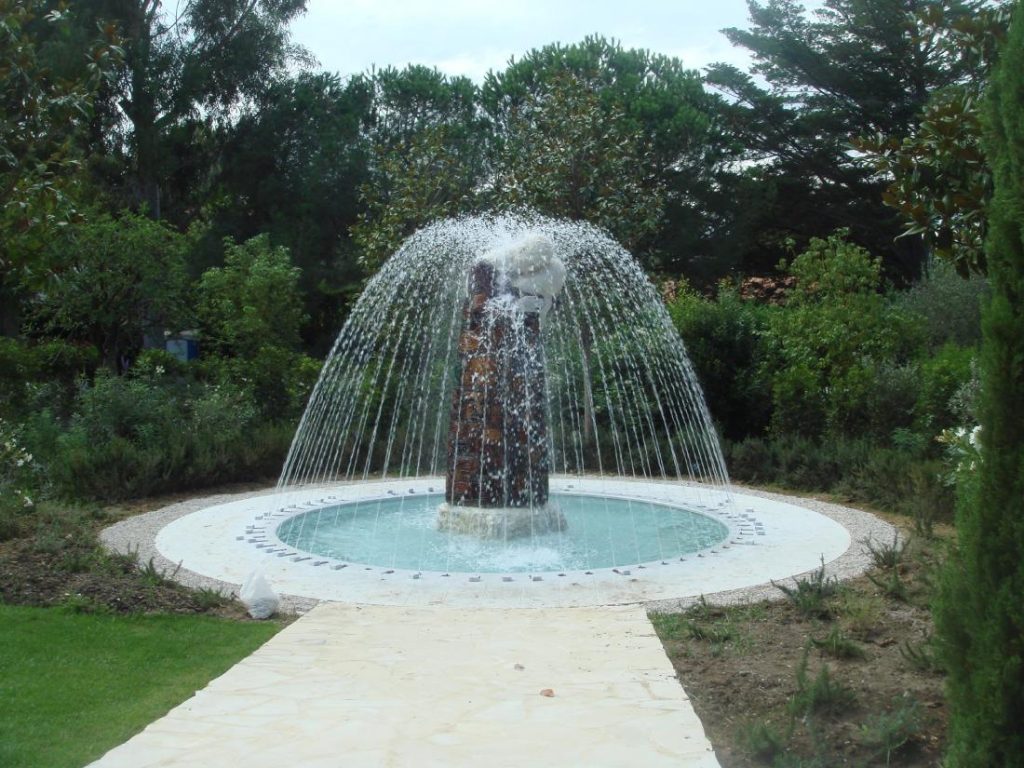 Installation et entretien d’une fontaine décorative de jardin à Théoule-sur-Mer (06)